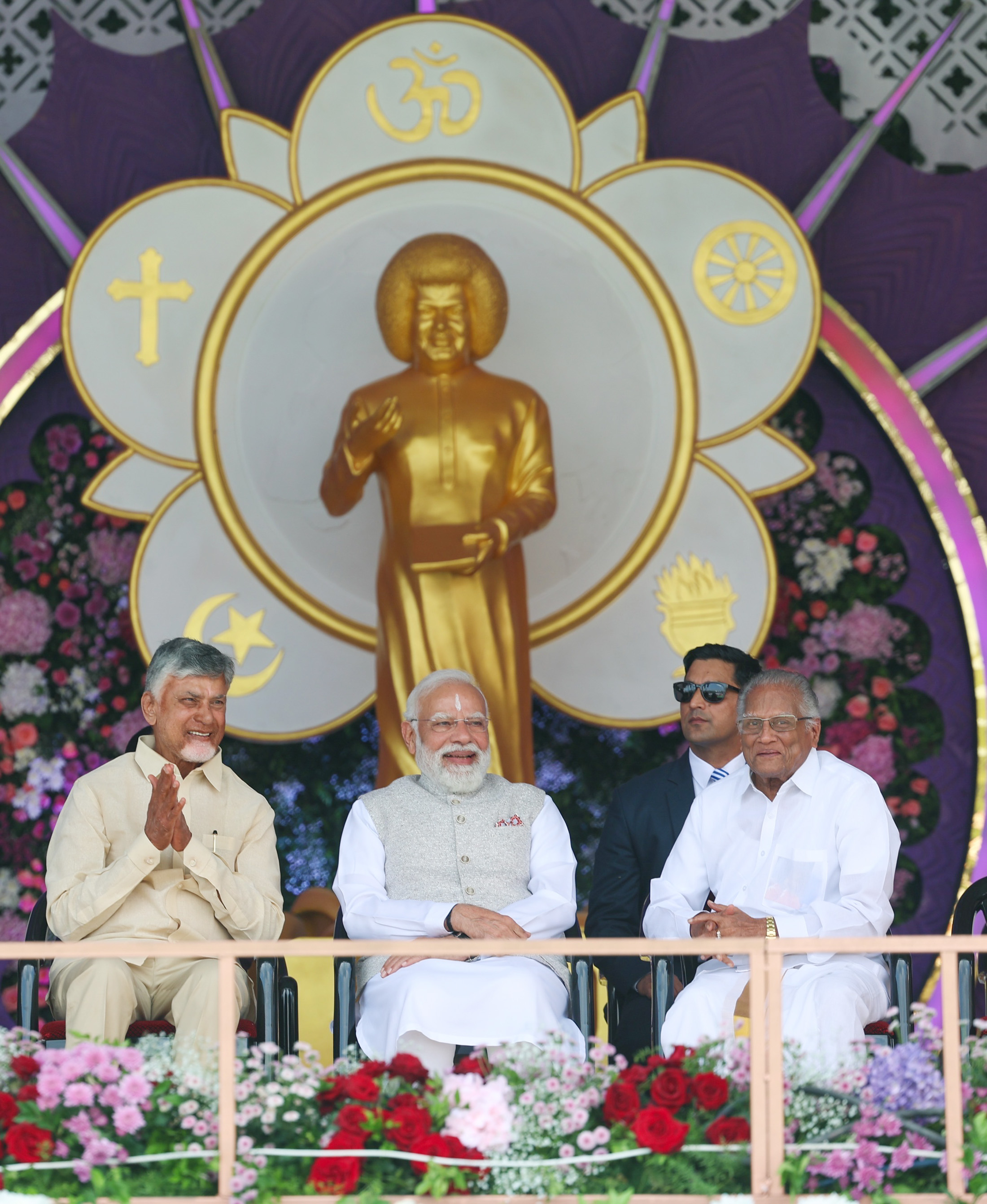 सत्य साईं बाबा का जीवन “वसुधैव कुटुम्बकम” का रहा स्वरूप...