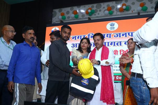 पीलीभीत में नमस्ते योजना कार्यक्रम ‘‘वंचितों को वरीयता’’ के प्रति...