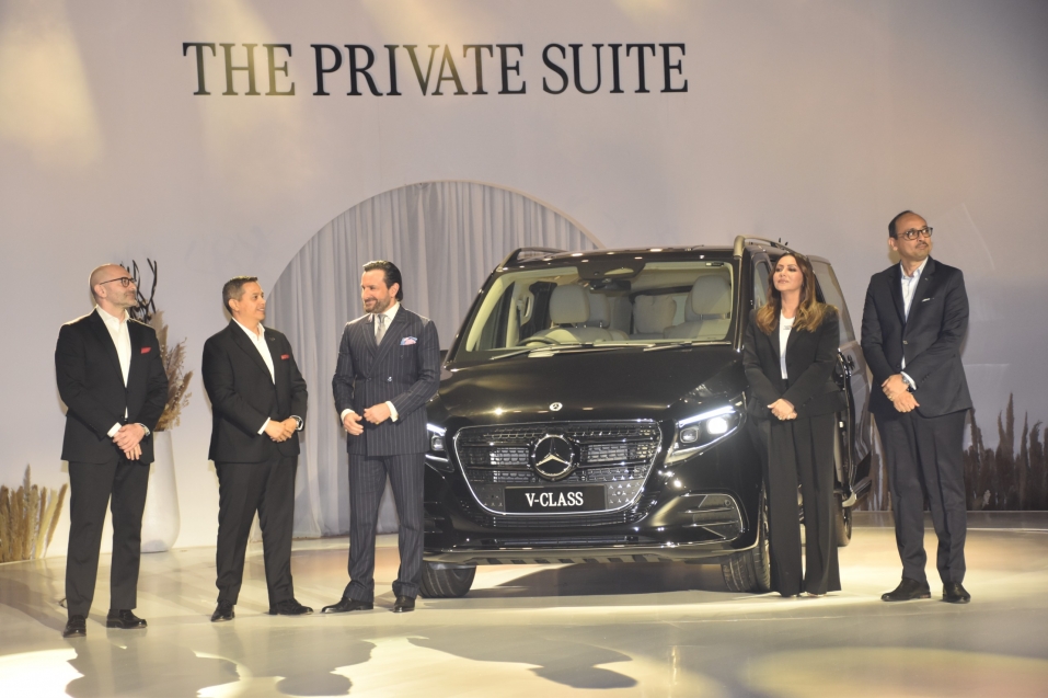 मर्सिडीज़-बेंज ने भारत में 2026 वर्सन की V-Class लॉच किया ...