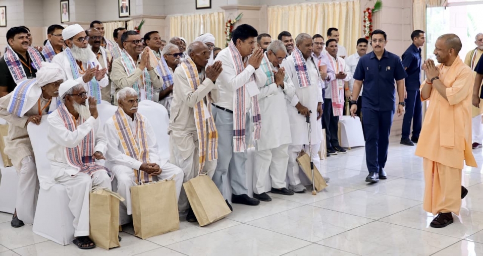 अब ‘कुबेर’ भी आना चाहते हैं जेवरः मुख्यमंत्री