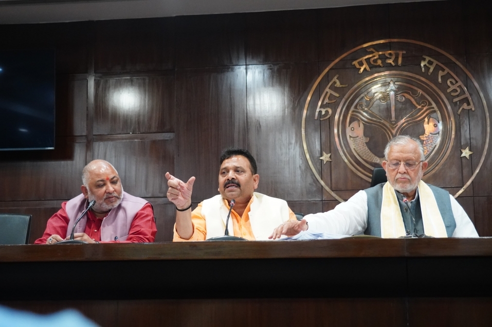 सपा पार्टी नहीं, एक परिवार का समूह’, मंत्री कपिलदेव अग्रवाल का...